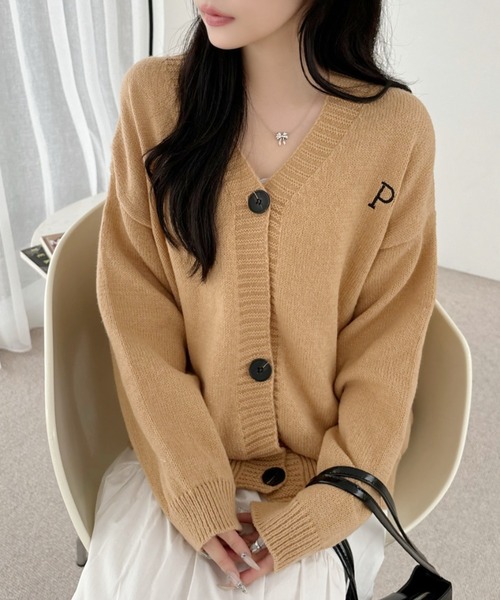 VIVID LADY（ビビッドレディー）の「ニットカーディガン ワンポイント刺繍 レディース ニット ゆったり 長袖（カーディガン/ボレロ・レディース・ブラック/ベージュ/グレー・FREE）」の4枚目の写真