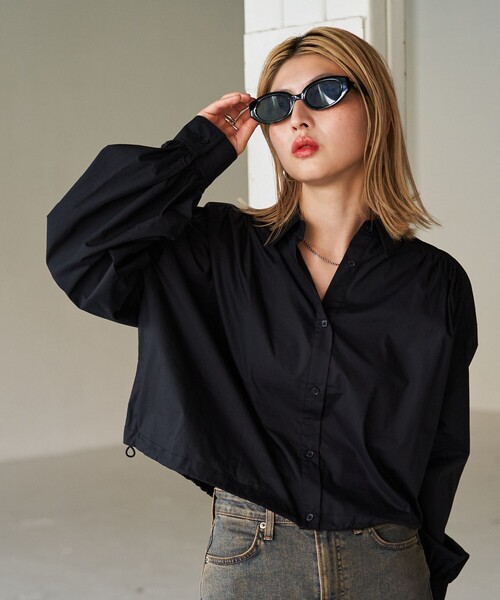FREAK'S STORE(フリークスストア)の「限定展開 ブロード 裾 ドローコード ショート ロングスリーブ シャツ(シャツ/ブラウス・レディース・ベージュ/サックスブルー/ブラック/ブルー/オフホワイト・フリ-)」の11枚目の写真