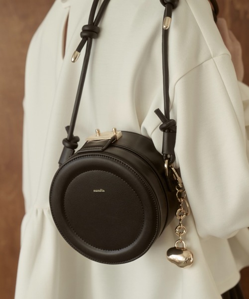 nunela(ヌネラ)の「circle shoulder bag【No.5】(ショルダーバッグ・レディース・ブラック/ナチュラル/キャメル・FREE)」の5枚目の写真