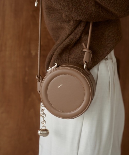 nunela(ヌネラ)の「circle shoulder bag【No.5】(ショルダーバッグ・レディース・ブラック/ナチュラル/キャメル・FREE)」の9枚目の写真