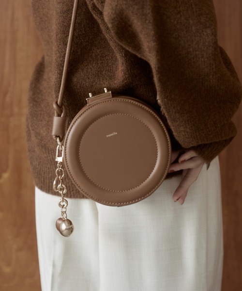 nunela(ヌネラ)の「circle shoulder bag【No.5】(ショルダーバッグ・レディース・ブラック/ナチュラル/キャメル・FREE)」の11枚目の写真