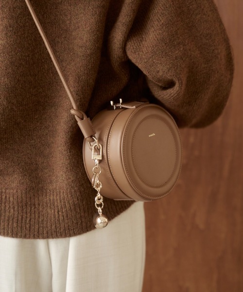nunela(ヌネラ)の「circle shoulder bag【No.5】(ショルダーバッグ・レディース・ブラック/ナチュラル/キャメル・FREE)」の14枚目の写真