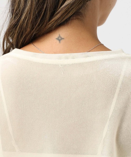 BAYFLOW（ベイフロー）の「[すっきり見えするネックライン]シアーベロアクルーネックプルオーバー（Tシャツ/カットソー・レディース・キャメル/ブラック/オフホワイト・FREE）」の16枚目の写真