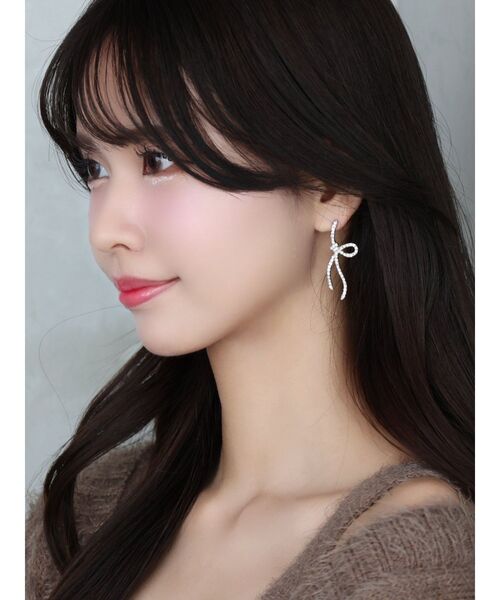 EATME（イートミー）の「リボンビジューピアス（ピアス（両耳用）・レディース・シルバー・FREE）」の3枚目の写真