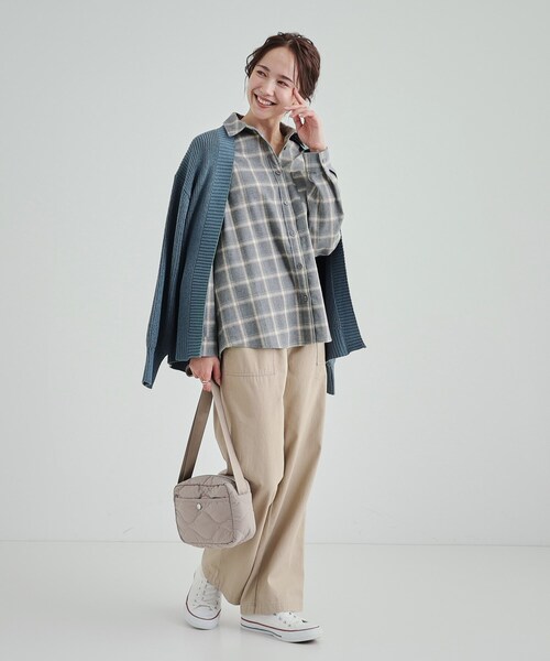 SHOO・LA・RUE（シューラルー）の「◆【洗える】ネル起毛チェックシャツ（シャツ/ブラウス・レディース・ワイン系1/グレー系1/モスグリーン系1・04/03/02/01）」の6枚目の写真