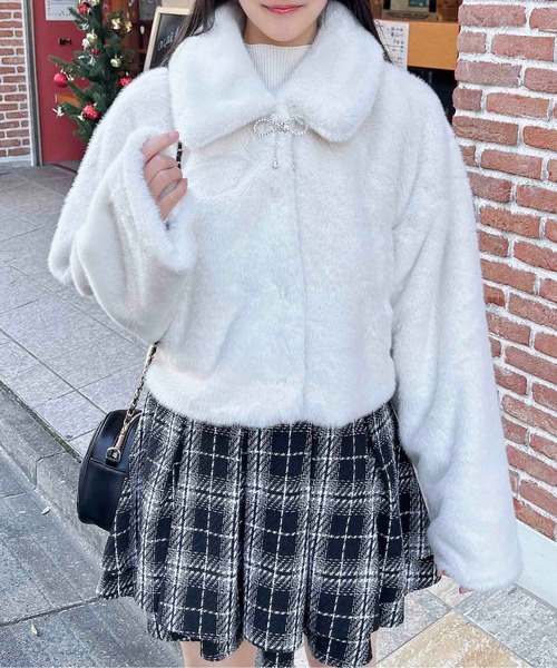 INGNI(イング)の「ブローチ付ステンカラーエコファーブルゾン(ブルゾン・レディース・ブラック/アイボリー/グレー系その他・M)」の13枚目の写真