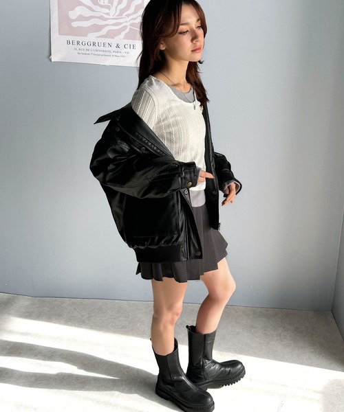 mily bilet(ミウィビレット)の「【mily bilet】トレンド感満載のドッキングデザイン。ブローチ付き異素材レイヤード風ケーブル編みカットソー(長袖)(Tシャツ/カットソー・レディース・グレー/ブラック/アイボリー・LARGE/MEDIUM/SMALL/X-LARGE)」の10枚目の写真