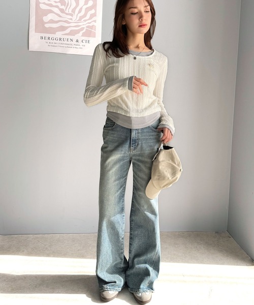 mily bilet(ミウィビレット)の「【mily bilet】トレンド感満載のドッキングデザイン。ブローチ付き異素材レイヤード風ケーブル編みカットソー(長袖)(Tシャツ/カットソー・レディース・グレー/ブラック/アイボリー・LARGE/MEDIUM/SMALL/X-LARGE)」の8枚目の写真