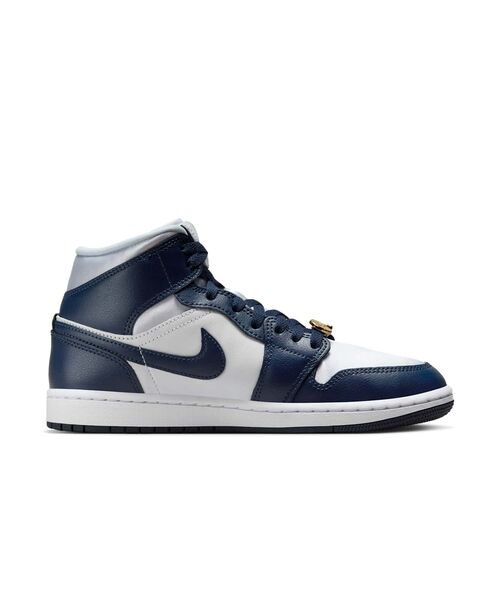 JORDAN BRAND(ジョーダンブランド)の「エア ジョーダン 1 MID SE ウィメンズシューズ / Air Jordan 1 Mid SE Women's Shoes FZ8777-044 Football Grey(スニーカー・レディース・グレー・22.5/23/23.5/24/24.5/25/25.5/26/26.5/27/27.5/28/28.5)」の4枚目の写真