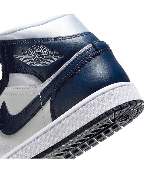 JORDAN BRAND(ジョーダンブランド)の「エア ジョーダン 1 MID SE ウィメンズシューズ / Air Jordan 1 Mid SE Women's Shoes FZ8777-044 Football Grey(スニーカー・レディース・グレー・22.5/23/23.5/24/24.5/25/25.5/26/26.5/27/27.5/28/28.5)」の9枚目の写真