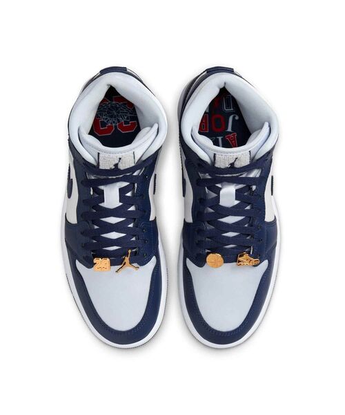 JORDAN BRAND(ジョーダンブランド)の「エア ジョーダン 1 MID SE ウィメンズシューズ / Air Jordan 1 Mid SE Women's Shoes FZ8777-044 Football Grey(スニーカー・レディース・グレー・22.5/23/23.5/24/24.5/25/25.5/26/26.5/27/27.5/28/28.5)」の5枚目の写真
