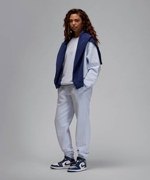 JORDAN BRAND(ジョーダンブランド)の「エア ジョーダン 1 MID SE ウィメンズシューズ / Air Jordan 1 Mid SE Women's Shoes FZ8777-044 Football Grey(スニーカー・レディース・グレー・22.5/23/23.5/24/24.5/25/25.5/26/26.5/27/27.5/28/28.5)」の2枚目の写真
