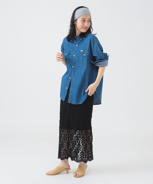 Lee(リー)の「【別注】Lee / ルーズフィット デニム シャツ(シャツ/ブラウス・レディース・ライトブルー/ロイヤルブルー・ONE SIZE)」の5枚目の写真