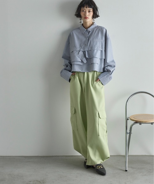THE YOn(ザヨン)の「ラッフルヘムクロップドシャツ(シャツ/ブラウス・レディース・グレー/オフホワイト/サックスブルー・FREE)」の16枚目の写真