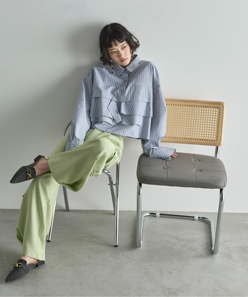 THE YOn(ザヨン)の「ラッフルヘムクロップドシャツ(シャツ/ブラウス・レディース・グレー/オフホワイト/サックスブルー・FREE)」の20枚目の写真