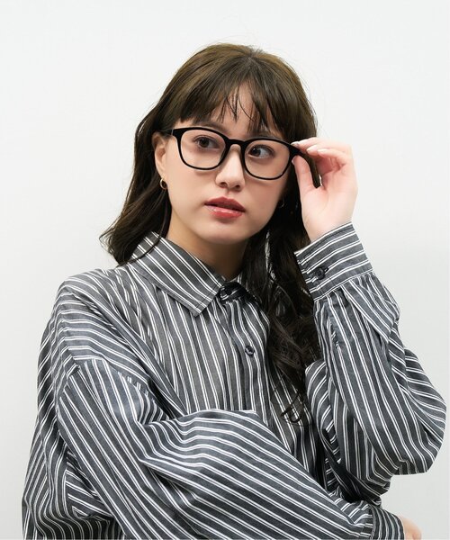 Zoff（ゾフ）の「【WEB限定】ボストン 型調光サングラス｜カラーレンズ｜トレンド｜紫外線対策｜UVカット｜レンズの色が変わるサングラス｜Zoff｜COLOR SUNGLASSES（サングラス・レディース・ブラック/ブラウン系その他5/ライトグレー系・FREE）」の18枚目の写真