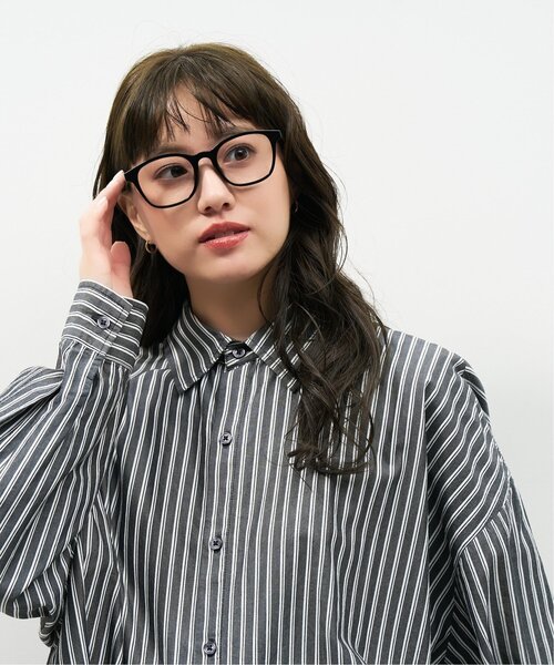 Zoff（ゾフ）の「【WEB限定】ボストン 型調光サングラス｜カラーレンズ｜トレンド｜紫外線対策｜UVカット｜レンズの色が変わるサングラス｜Zoff｜COLOR SUNGLASSES（サングラス・レディース・ブラック/ブラウン系その他5/ライトグレー系・FREE）」の17枚目の写真