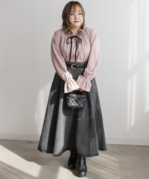 CLETTE(クレット)の「配色リボンフリル衿ブラウス(シャツ/ブラウス・レディース・オフホワイト/ブルー/ピンク・LL/3L/4L)」の7枚目の写真