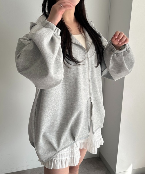 apres jour mignon(アプレジュールミニョン)の「袖ボリュームバルーンダブルジップパーカー(パーカー・レディース・杢グレー/ブラック・X-LARGE/フリー)」の4枚目の写真