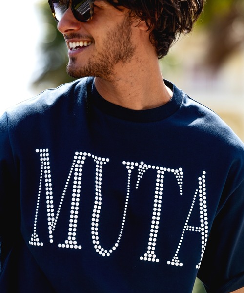 muta marine(ムータ・マリン)の「muta MARINE/ムータ マリン/別注メタルロゴ スムースTシャツ(Tシャツ/カットソー・メンズ・ネイビー/ホワイト・4/7/6/5/8)」の6枚目の写真