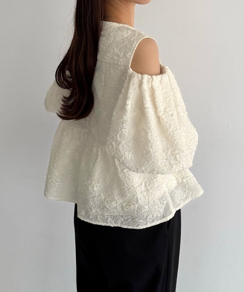 callautia（カラウティア）の「ジャガードオフショルブラウス（シャツ/ブラウス・レディース・ブラック/アイボリー・SMALL/MEDIUM/LARGE）」の9枚目の写真