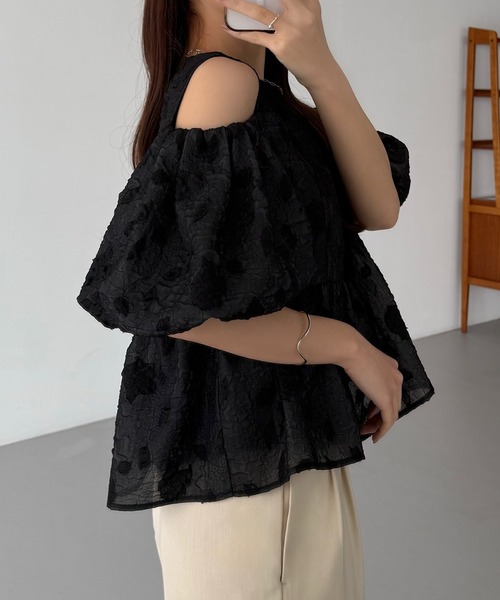callautia（カラウティア）の「ジャガードオフショルブラウス（シャツ/ブラウス・レディース・ブラック/アイボリー・SMALL/MEDIUM/LARGE）」の13枚目の写真