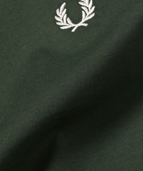FRED PERRY（フレッドペリー）の「FRED PERRY / CROPPED RINGER T-SHIRT（Tシャツ/カットソー・レディース・ダークグリーン/ホワイト・10）」の17枚目の写真