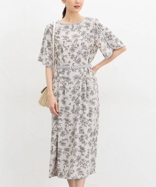 Honeys（ハニーズ）の「チューリップ袖ワンピース（ワンピース・レディース・ネイビー/ブラック系その他/ホワイト系その他/ブルー系その他3・LL/3L/S/M/L）」の2枚目の写真