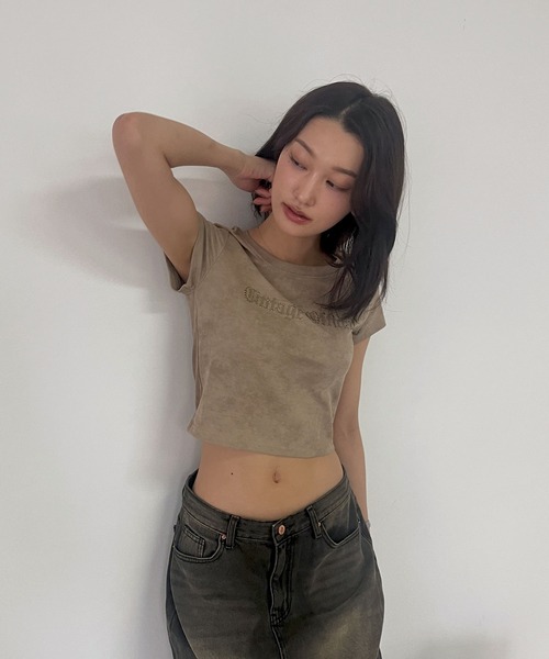 FOLLOWIN(フォロウィン)の「ヴィンテージレタリングクロップドT(Tシャツ/カットソー・レディース・ホワイト/チャコール/ブラウン・FREE)」の16枚目の写真