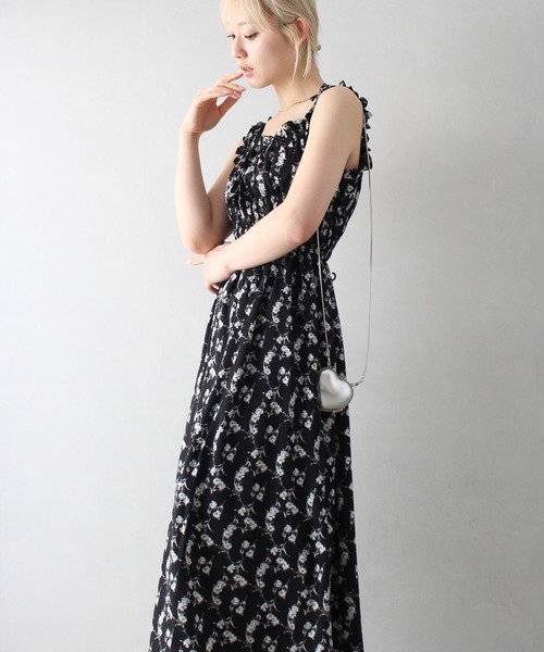 サカヨリ 新品 花びら ウール ノースリーブ ワンピース サカヨリ 新品 花びら ウール ノースリーブ ワンピース