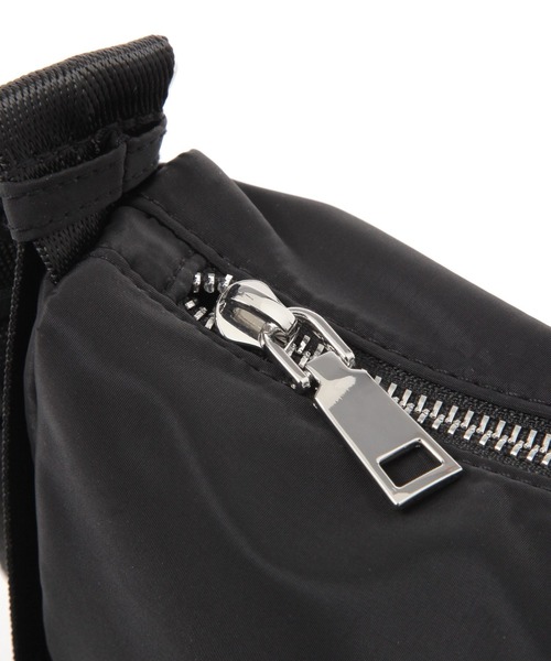 LEPSIM（レプシィム）の「ダブルポケットショルダー　290393（ショルダーバッグ・レディース・キャメル/ブラック・ONE SIZE）」の16枚目の写真