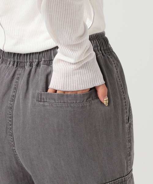 BAYFLOW（ベイフロー）の「[薄手＆しなやかな素材感]デニムカーゴパンツ（カーゴパンツ・レディース・インディゴブルー/ブラック・SMALL/MEDIUM）」の15枚目の写真