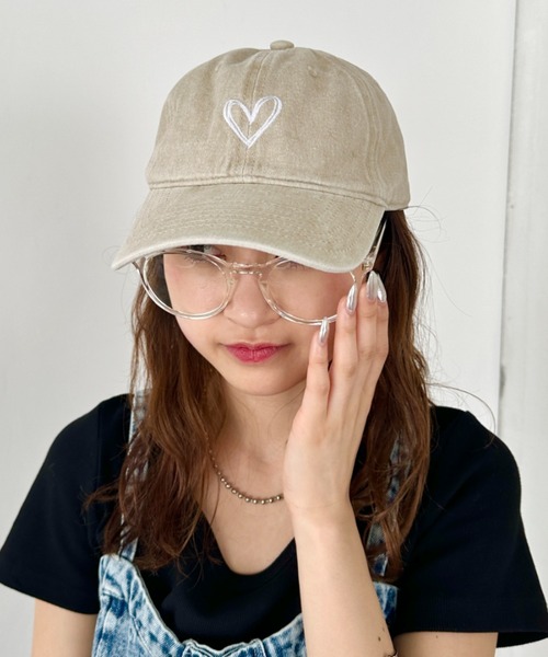 CLEA（クレア）の「ハート刺繍ピグメントキャップ（キャップ・レディース・ブルー/ブラック/ピンク/ベージュ・FREE）」の18枚目の写真