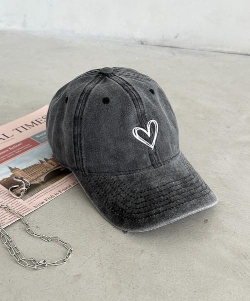 CLEA（クレア）の「ハート刺繍ピグメントキャップ（キャップ・レディース・ブルー/ブラック/ピンク/ベージュ・FREE）」の7枚目の写真