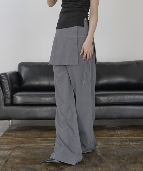 UNE MANSION（ユヌマンション）の「サイドベルトラップスカート付きセミブーツカットスラックス（スラックス・レディース・ベージュ/グレー/ブラック・LARGE/SMALL/MEDIUM）」の21枚目の写真