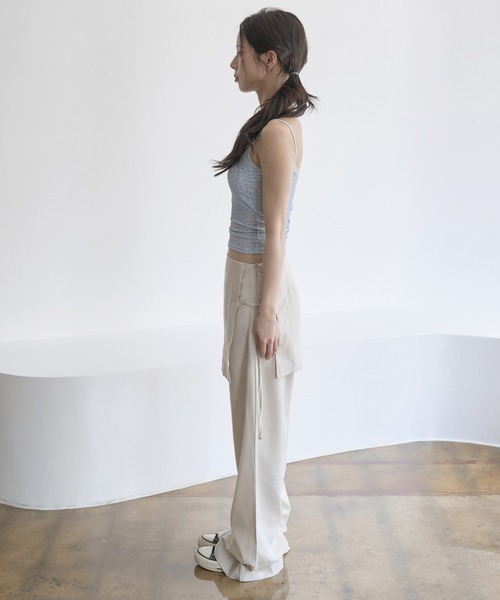 UNE MANSION（ユヌマンション）の「サイドベルトラップスカート付きセミブーツカットスラックス（スラックス・レディース・ベージュ/グレー/ブラック・LARGE/SMALL/MEDIUM）」の6枚目の写真