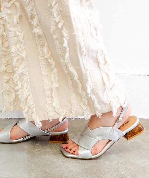 cava cava（サヴァサヴァ）の「ローヒールクロスサンダル　3720557（サンダル・レディース・ブラック/イエロー/シルバー・24.5cm/24cm/23.5cm/23cm/22.5cm）」の3枚目の写真