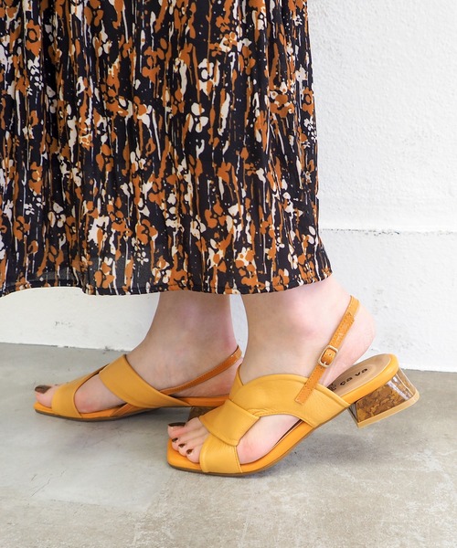 cava cava（サヴァサヴァ）の「ローヒールクロスサンダル　3720557（サンダル・レディース・ブラック/イエロー/シルバー・24.5cm/24cm/23.5cm/23cm/22.5cm）」の20枚目の写真