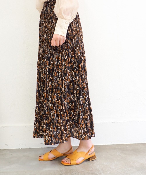 cava cava（サヴァサヴァ）の「ローヒールクロスサンダル　3720557（サンダル・レディース・ブラック/イエロー/シルバー・24.5cm/24cm/23.5cm/23cm/22.5cm）」の18枚目の写真