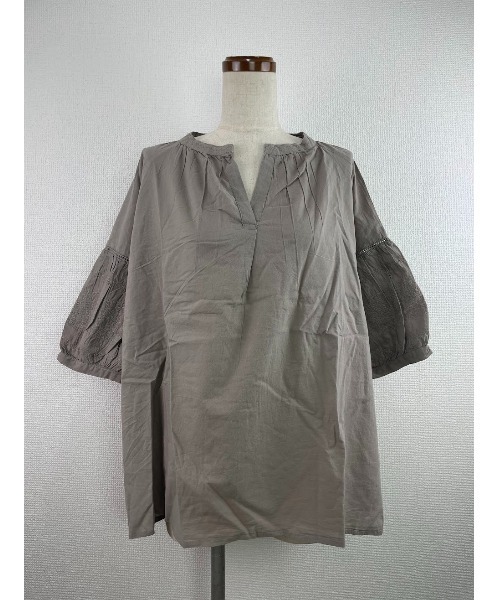 WORLD WIDE LOVE!（ワールドワイドラブ）の「スッキッパー刺繍ブラウス（シャツ/ブラウス・レディース・オフホワイト/グレイッシュベージュ/スミクロ/ブルー・M）」の3枚目の写真