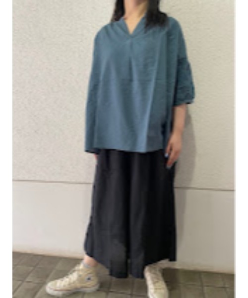 WORLD WIDE LOVE!（ワールドワイドラブ）の「スッキッパー刺繍ブラウス（シャツ/ブラウス・レディース・オフホワイト/グレイッシュベージュ/スミクロ/ブルー・M）」の4枚目の写真