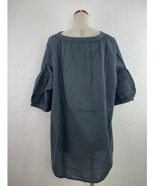 WORLD WIDE LOVE!（ワールドワイドラブ）の「スッキッパー刺繍ブラウス（シャツ/ブラウス・レディース・オフホワイト/グレイッシュベージュ/スミクロ/ブルー・M）」の12枚目の写真