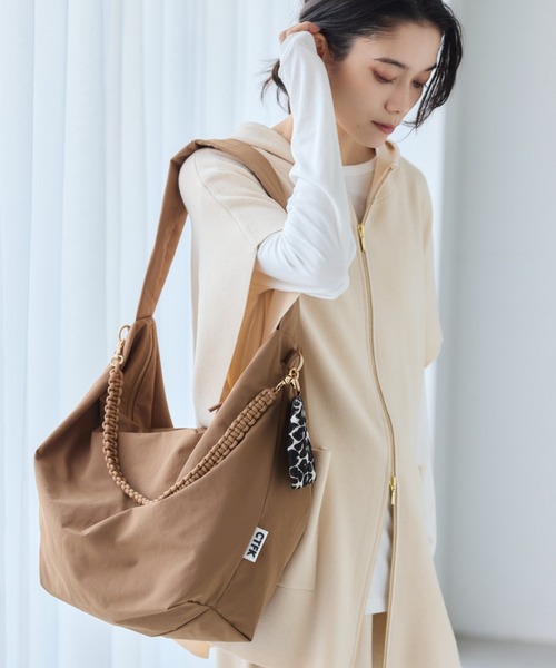 CONTROL FREAK / CTFK(コントロールフリーク)の「BARNYARDSTORM / CONTROL FREAK (コントロールフリーク) / ワンハンドルBIGショルダー 【撥水】(ショルダーバッグ・レディース・グレー/ブラック/モカ・FREE)」の1枚目の写真