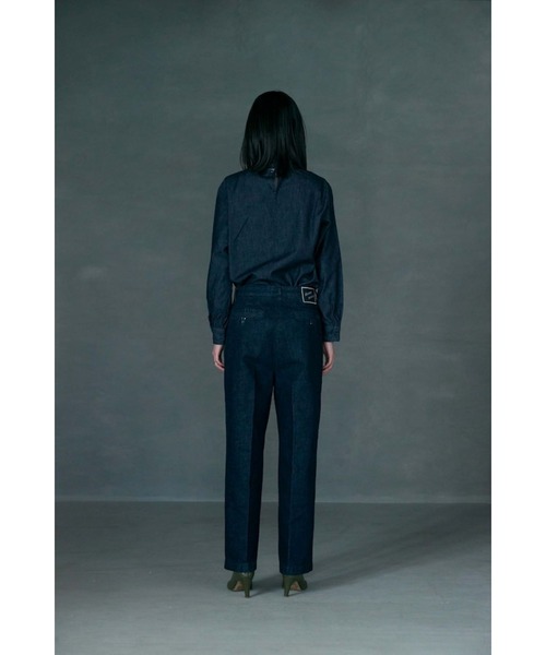 ROOPTOKYO(ループトウキョウ)の「BONNY WOVEN/ボニーウーブン TUCK PANTS/デニムパンツ(デニムパンツ・レディース・ネイビー・3)」の4枚目の写真