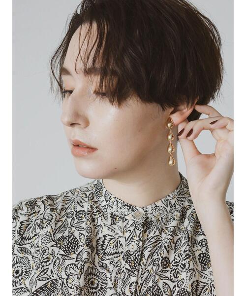 Te chichi(テチチ)の「雫スイングイヤリング(ピアス(両耳用)・レディース・ゴールド・F)」の2枚目の写真