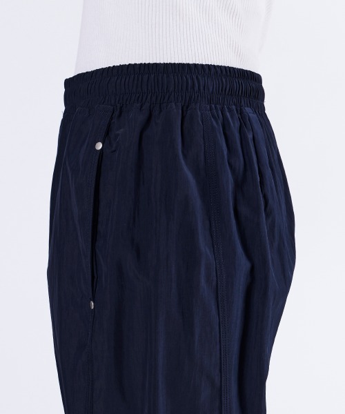 ESSENTIAL（エッセンシャル）の「割縫サテンパンツ（その他パンツ・レディース・イエロー・36/38）」の10枚目の写真