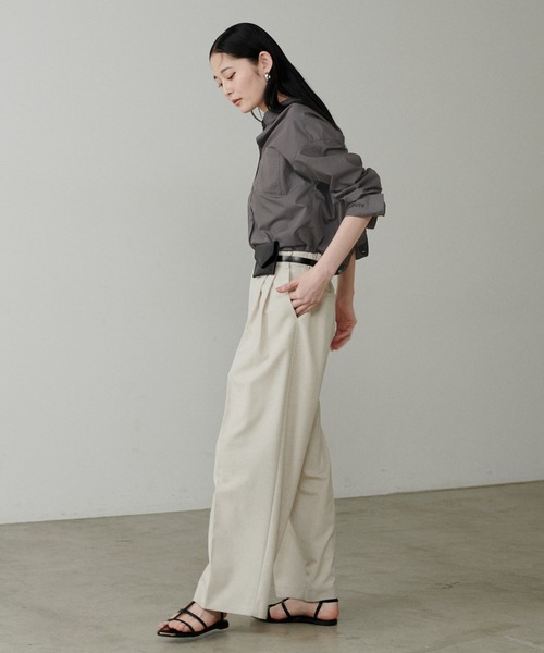 LARUTA（ラルータ）の「【LARUTA】WEB限定・ちびロゴ刺繍ベーシックシャツ（シャツ/ブラウス・レディース・チャコールグレー/カーキ/オフホワイト/ブルー/ストライプ・FREE）」の11枚目の写真