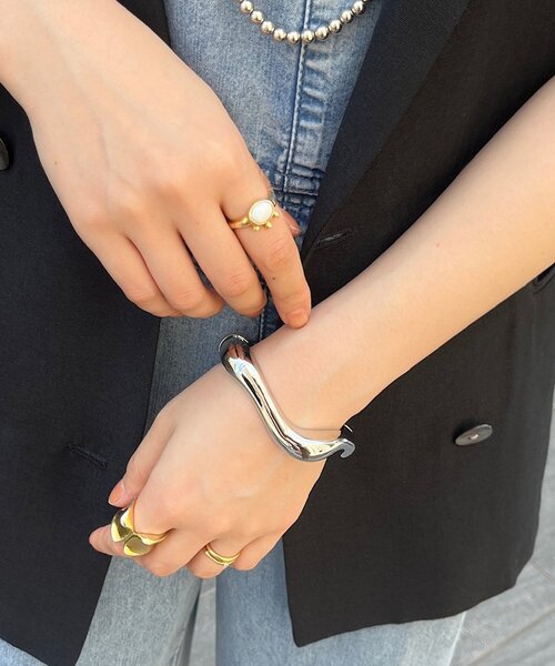 DouDou（ドゥドゥ）の「変形スクエアバングル（ブレスレット・レディース・シルバー/ゴールド・FREE）」の3枚目の写真