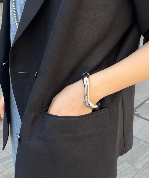 DouDou（ドゥドゥ）の「変形スクエアバングル（ブレスレット・レディース・シルバー/ゴールド・FREE）」の4枚目の写真