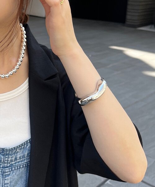 DouDou（ドゥドゥ）の「変形スクエアバングル（ブレスレット・レディース・シルバー/ゴールド・FREE）」の5枚目の写真